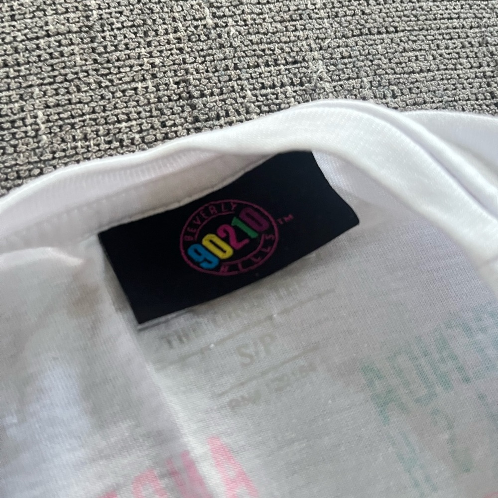 Official 90210 Cropped tshirt RARE - Picture 4 of 4